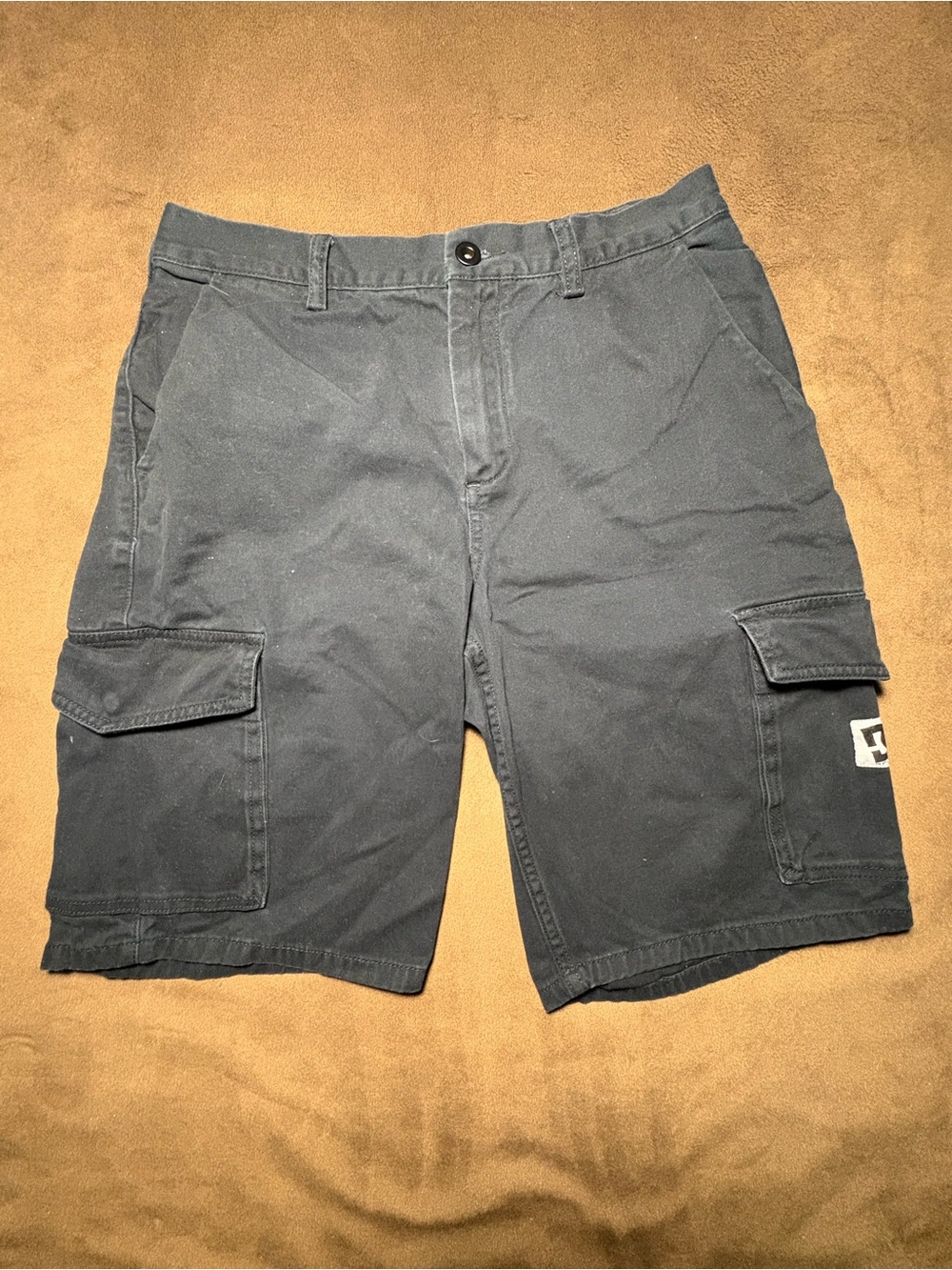 DC Shoes Black Cargo Shorts - Size 30🛹🔥